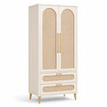 Armoire en bois et rotin beige avec détails en métal doré