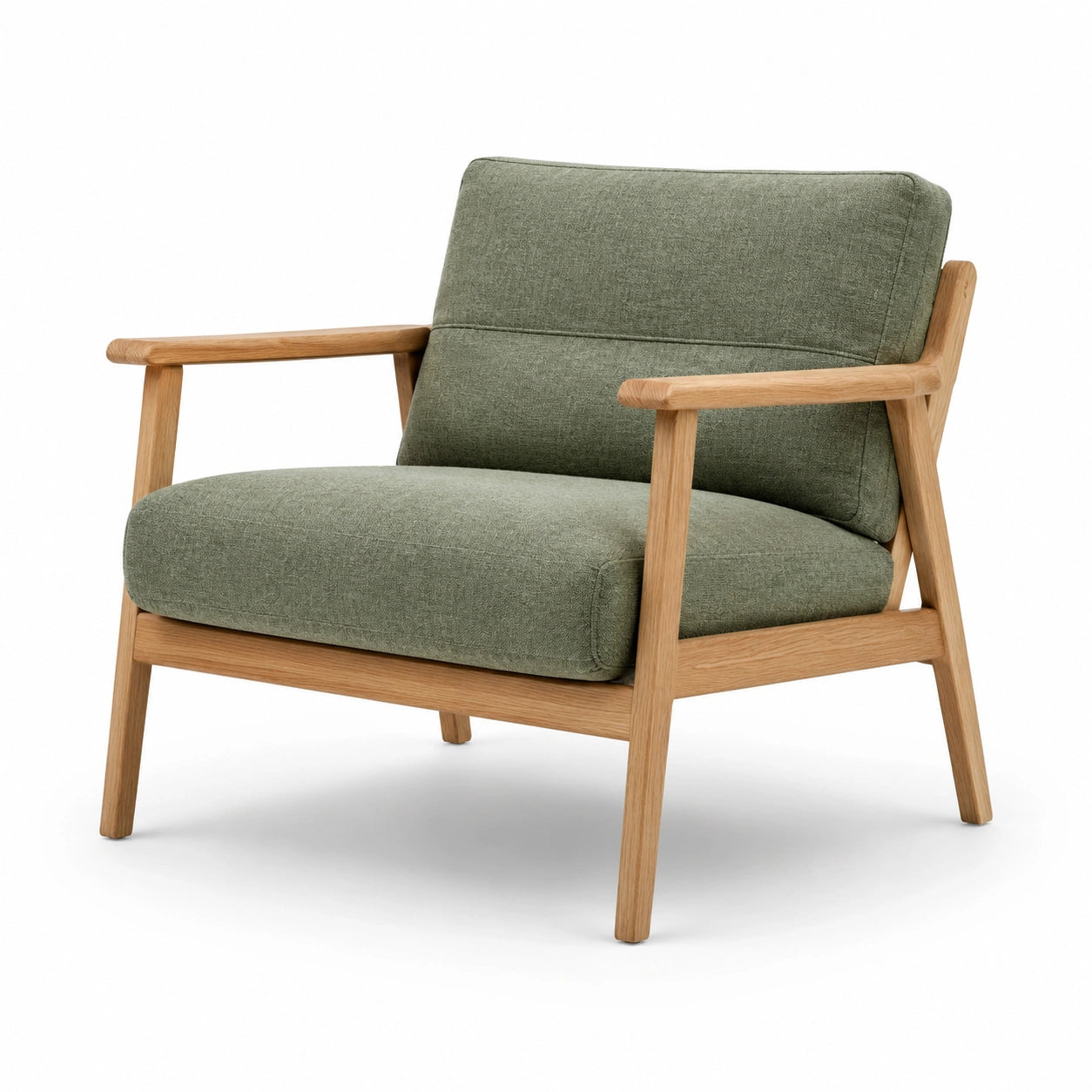 Fauteuil en bois avec revêtement vert en lin