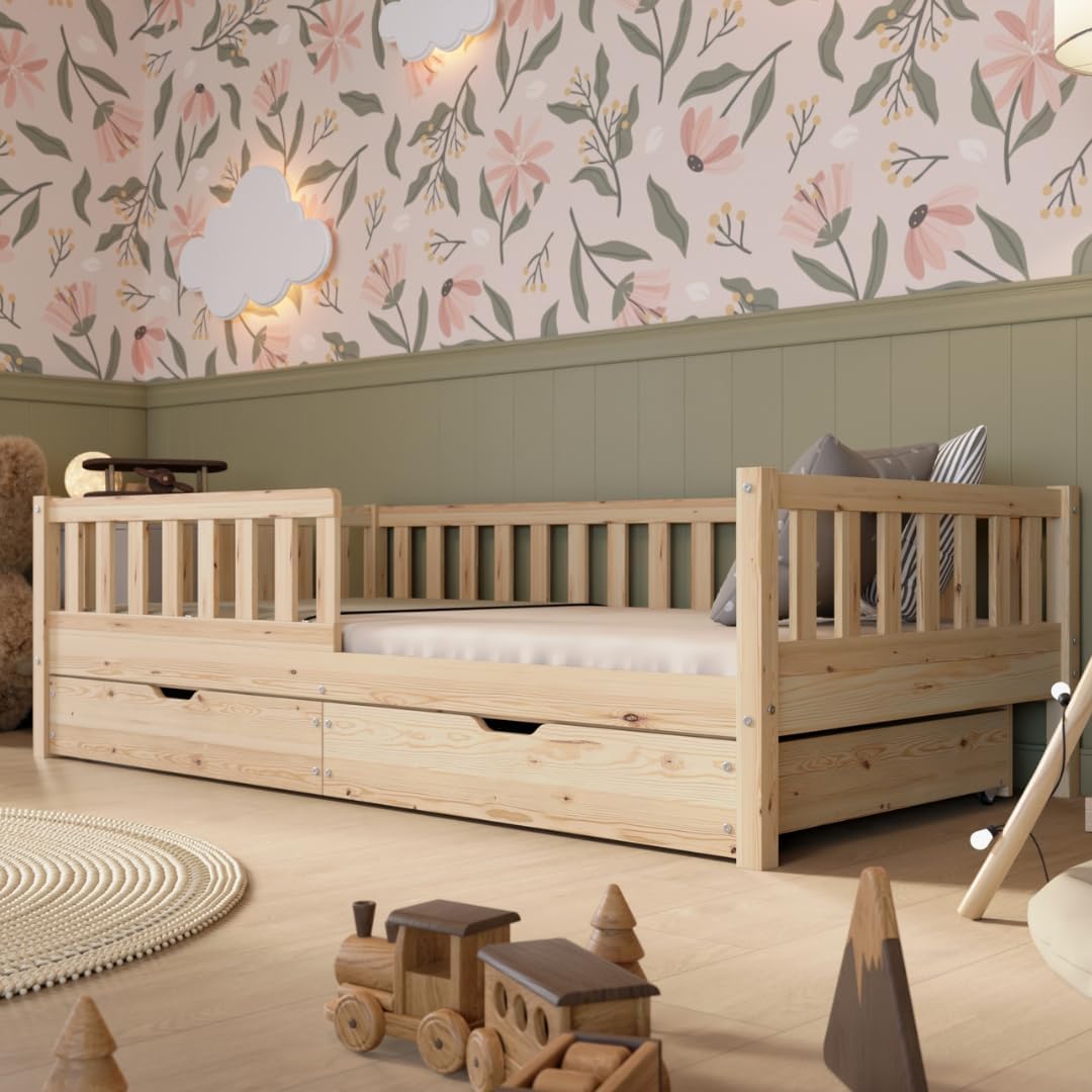 Lit, Montessori au Sol en Bois Massif avec Barrière, Sécurisé pour Tout-Petit, Bois Naturel – Crazy Pine, Design Scandinave, Montage Facile